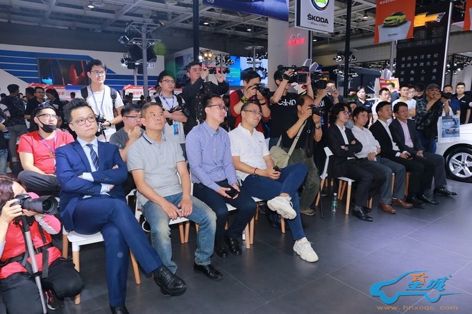 斯柯达SUV家族新丁柯米克亮相湖南车展-图1