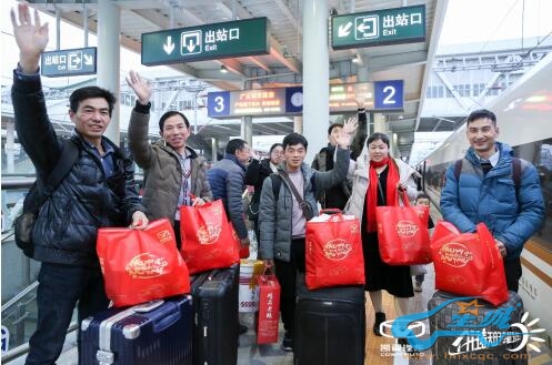 “凯翼号”春节专列多地起航 2400名农民工踏上返乡路 “凯翼号”春节专列多地起航 2400名农民工踏上返乡路
