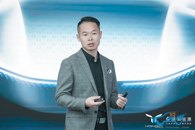 红旗新能源最新宠粉，E001首批盲订车主踏上“溯源之旅”