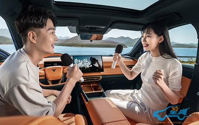 12万级纯电SUV哪吒X,智能车机能玩出什么样的花活儿?