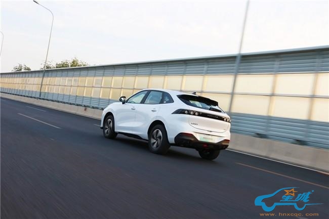 年后购车新宠！风行雷霆410续航版，铠甲电池守护开工出行