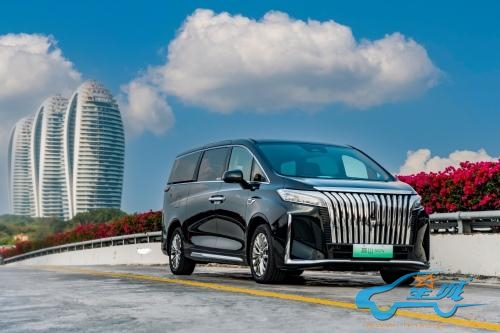 魏建军乘魏牌高山MPV见证华系新军诞生 共启新未来