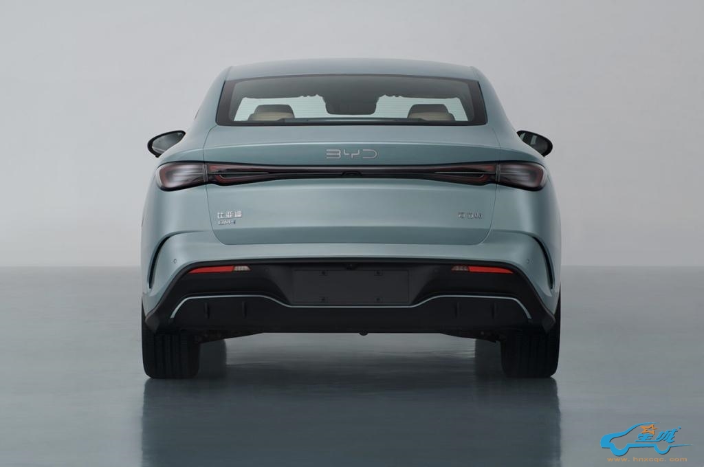 比亚迪海豹06：首发搭载第五代DM-i混动系统，全新中型插混轿车