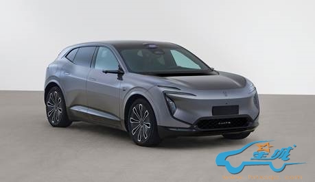 银色的汽车  描述已自动生成