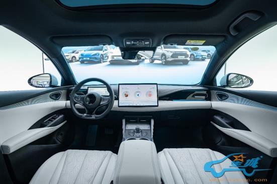 汽车的方向盘描述已自动生成