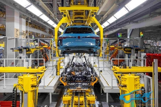 工厂里的机器AI 生成的内容可能不正确。